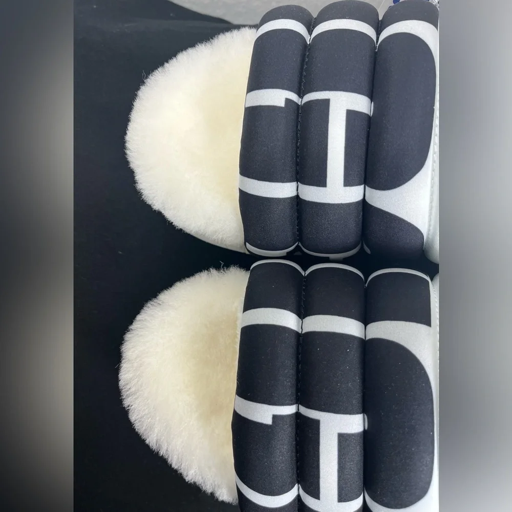 UGG Maxi Slide Logo Shoes / Slides / Platforms - White & Black - Women’s Size 7 - Picture 3 of 14